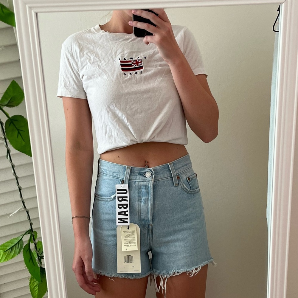 Brandy Melville Hawai’i tee